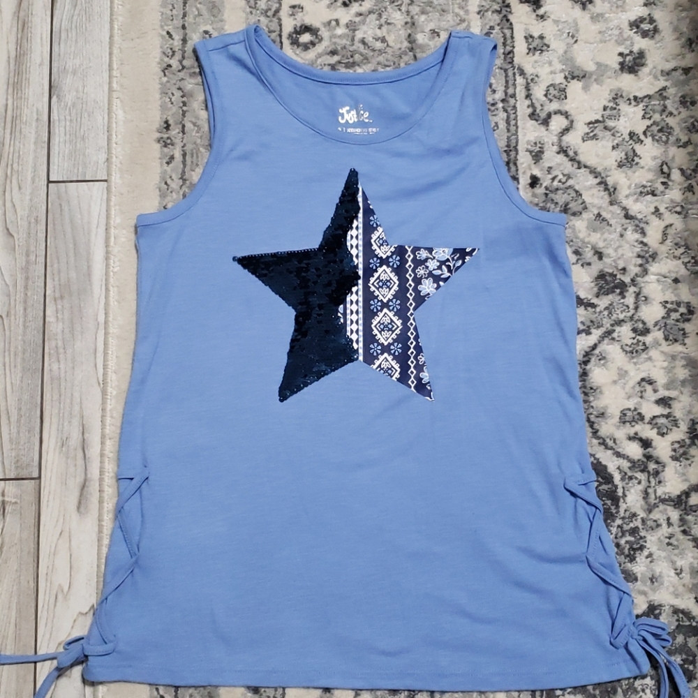 Tank top with reversible sequince